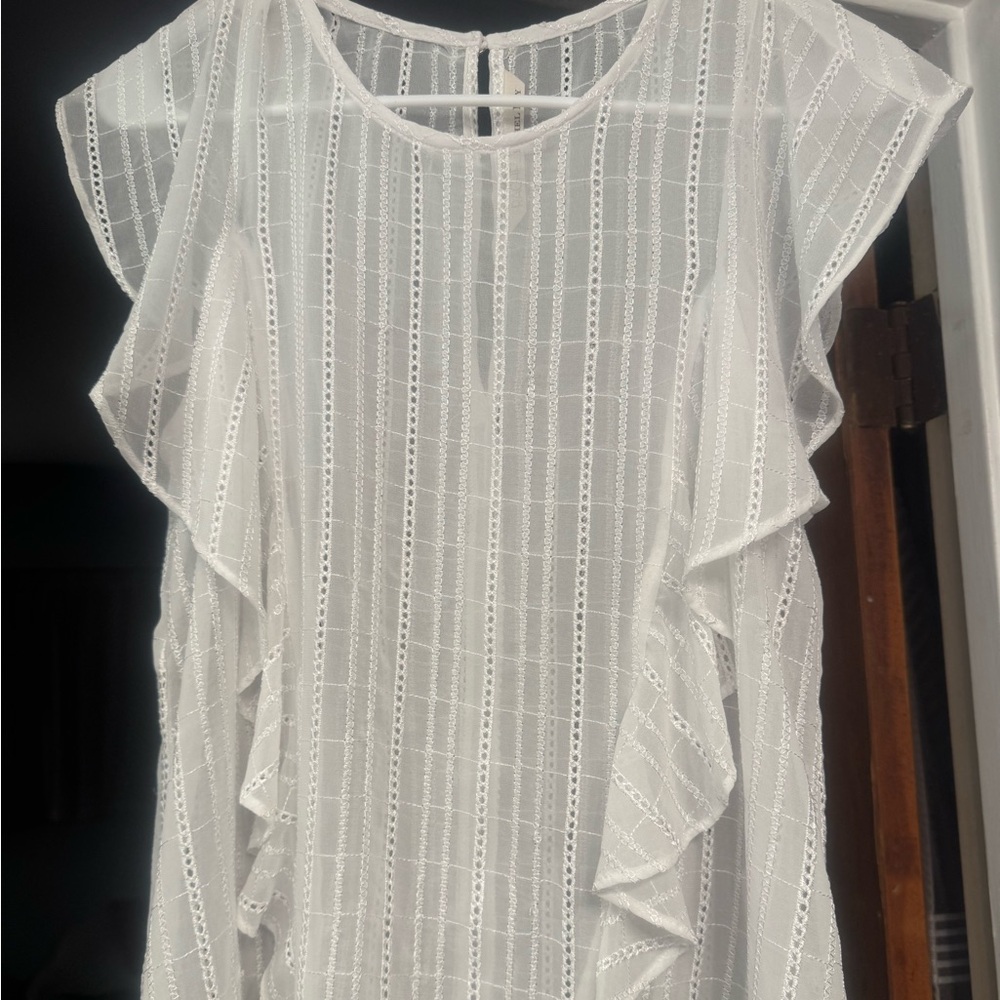 Women’s career/casual blouse in off white